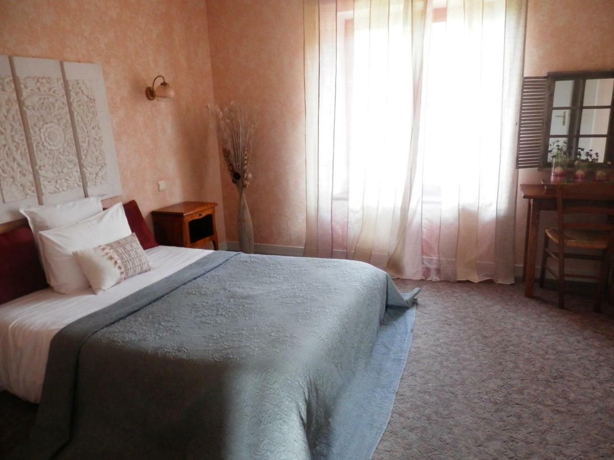 Domaine De Lascaux Bed & Breakfast Montignac-Lascaux Exterior photo